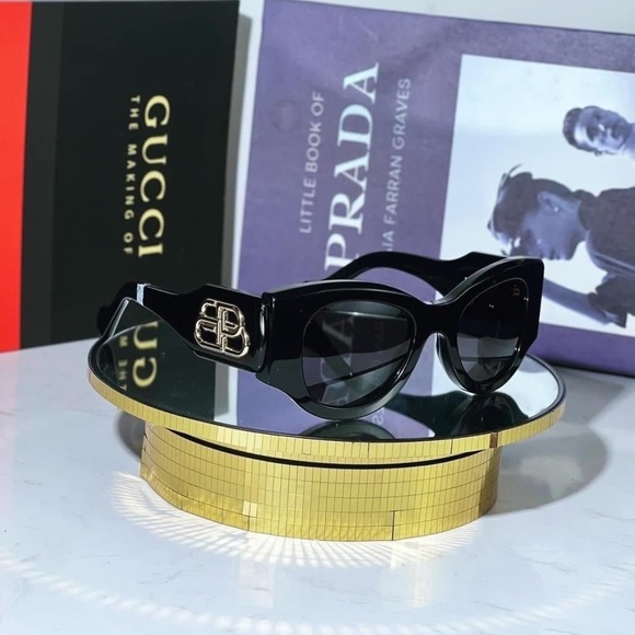 BALENCIAGA PARIS BB0070S 006 Gold BB Logo Oversized Sunglasses Black - Picture 7 of 8